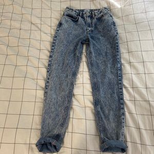 NWOT high-rise mom jeans light wash